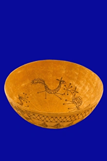 <b class=qtipBold><figcaption>bowl lid, Nigerian, 1800-1878</figcaption></b><br>Large Gourd Cover, buff, worked animal decoration. Incised decoration on inner and outer surfaces. Lid has stem at top and is has incised decoration of 4 birds bowl lid, Nigerian, 1800-1878