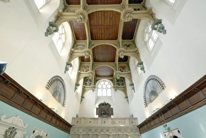 <b class=qtipBold><figcaption>The Great Hall, Wollaton Hall</figcaption></b><br>Photographic image from the Nottingham City Museums and Galleries archive. The Great Hall, Wollaton Hall
