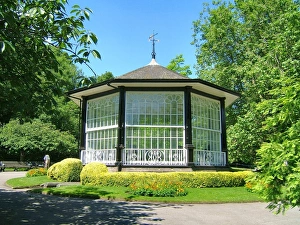 <b class=qtipBold><figcaption>Nottingham Castle Bandstand</figcaption></b><br>Photographic image from the Nottingham City Museums and Galleries archive. Nottingham Castle Bandstand