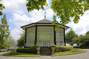 <b class=qtipBold><figcaption>Nottingham Castle Bandstand</figcaption></b><br>Photographic image from the Nottingham City Museums and Galleries archive. Nottingham Castle Bandstand