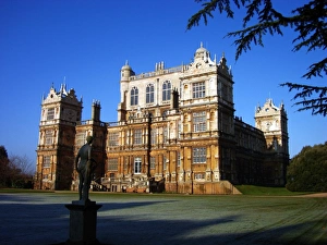 <b class=qtipBold><figcaption>Wollaton Hall with statue</figcaption></b><br>Photographic image from the Nottingham City Museums and Galleries archive. Wollaton Hall with statue